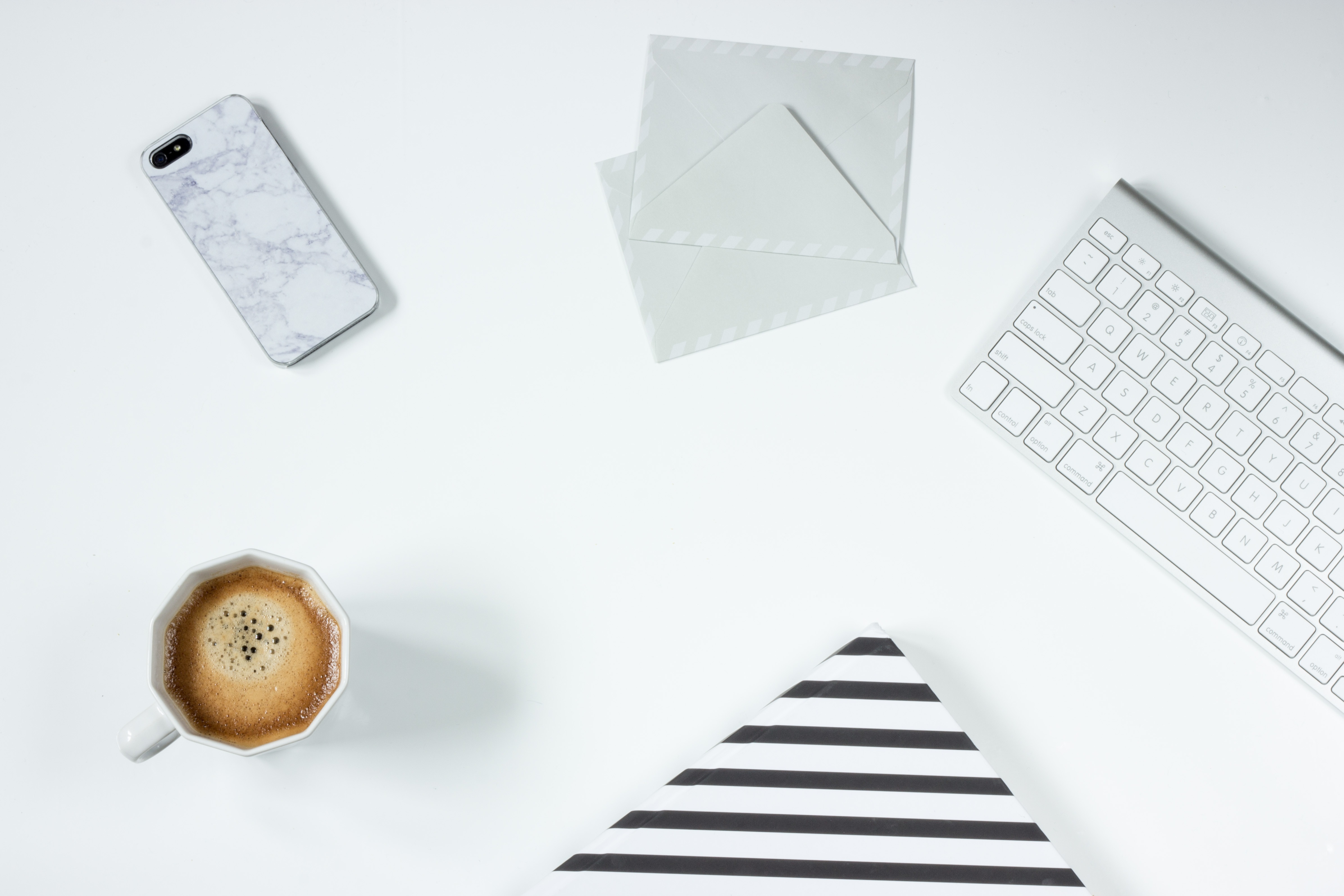 coffee-work-desk-mug-keyboard-162616